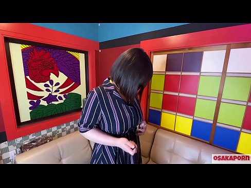 ❤️ Puttana giapponese con grandi tette si masturba con sex toys e ha un orgasmo. Parla in un'intervista della sua esperienza di scopata. Tette enormi e figa pelosa che geme forte. Osakaporn ❤️❌ Slutsal it.xxxshake.ru